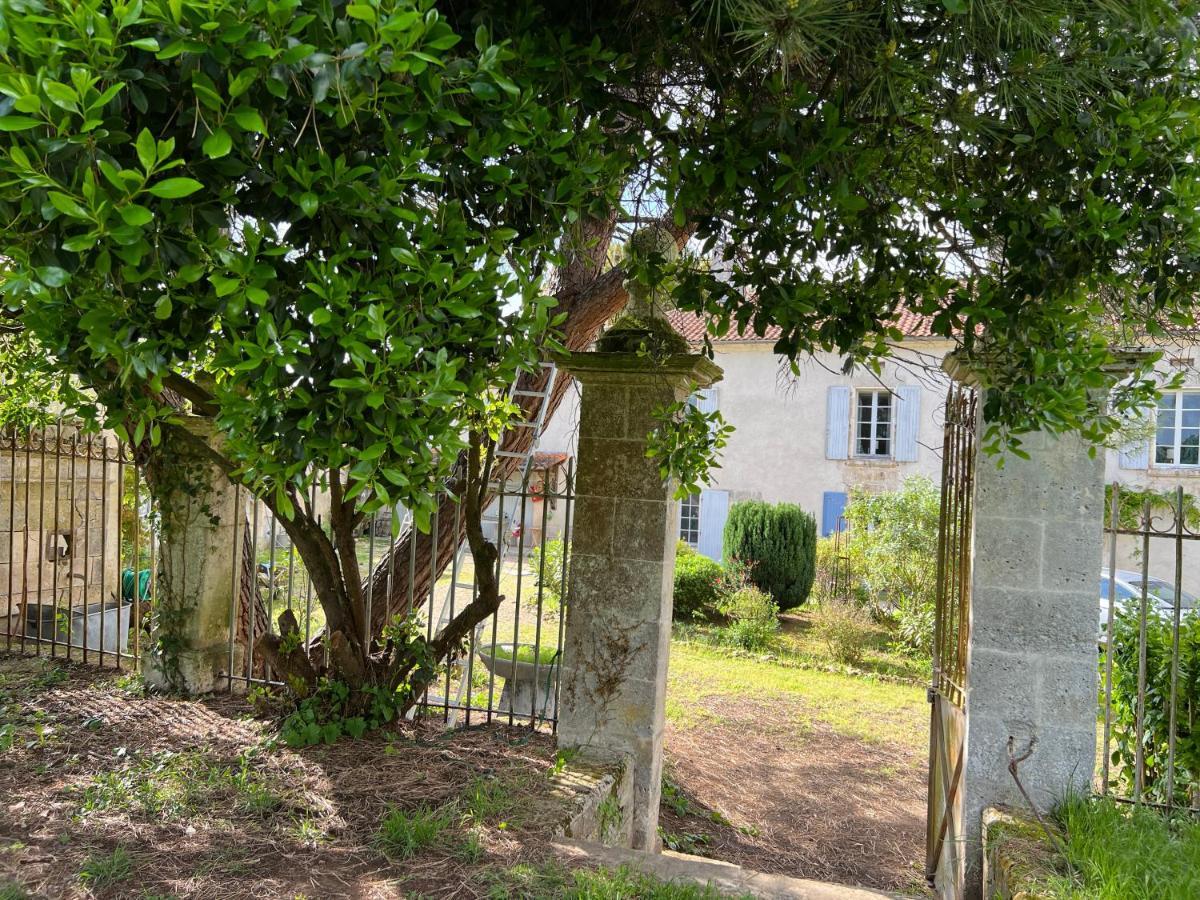 Le Loriot Bed & Breakfast Champagne-et-Fontaine Екстериор снимка